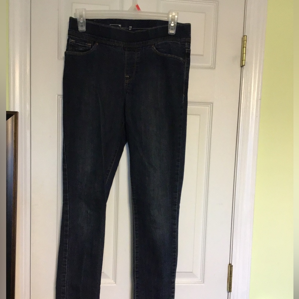 Levi’s Pull on Jean Size 27